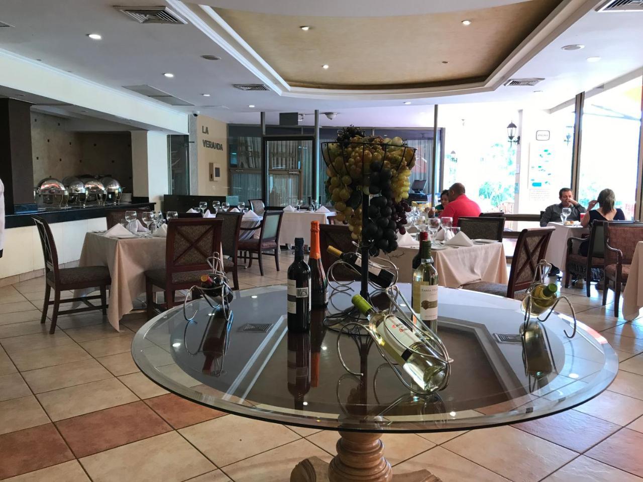 Hotel Honduras Maya Tegucigalpa Buitenkant foto